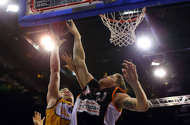 看完莱利加盟热火的报价单！你还相信NBA有忠诚一词吗？.