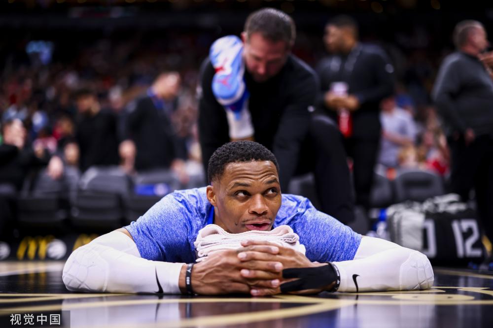 在场边怒不 在场边怒不