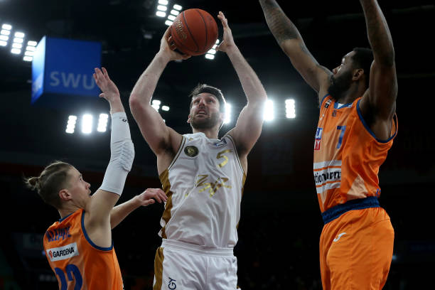 占据重要位 占据重要位